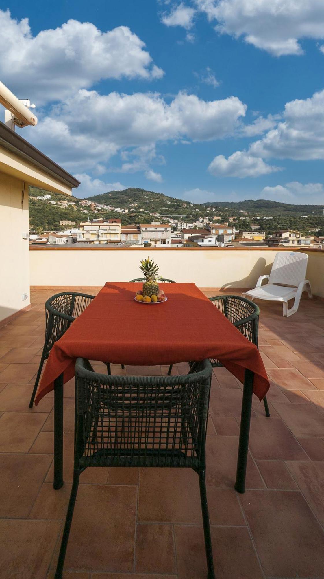 Magico Apartments - 450M Dalla Spiaggia Capo d'Orlando Exterior photo